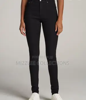 Quality Ladies Stretchy Black Jeans in 28-36