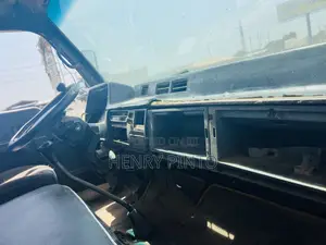 Hyundai Mighty 1