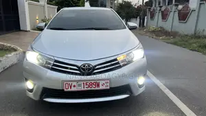 Toyota Corolla 2015 Silver