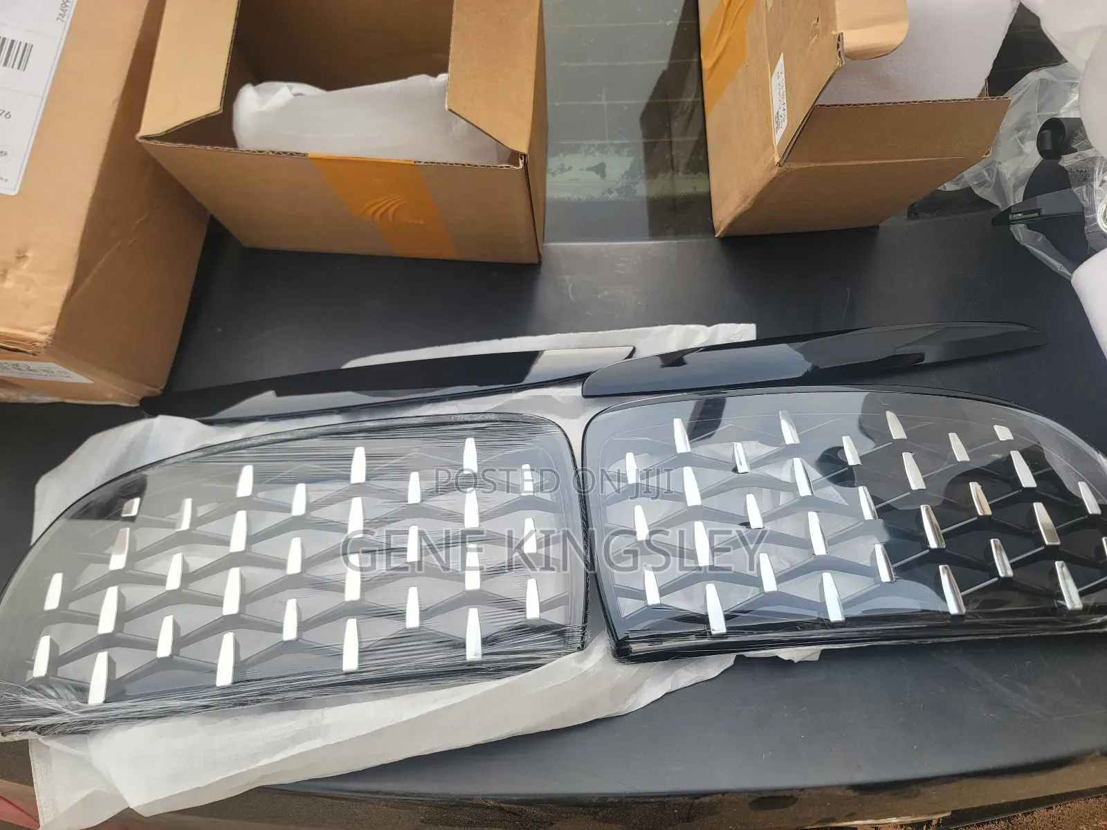BMW E90 3 Series Gloss Black and Chrome Grille