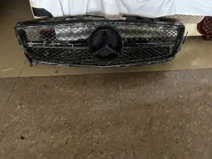 Mercedes W218 CLS Front Grille
