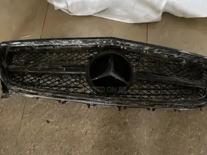 Mercedes W218 CLS Front Grille