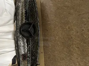 Mercedes W218 CLS Front Grille