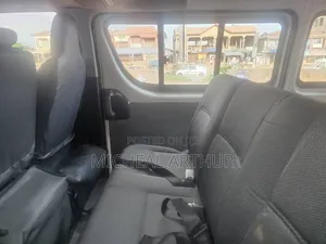 Toyota HiAce 2016 White