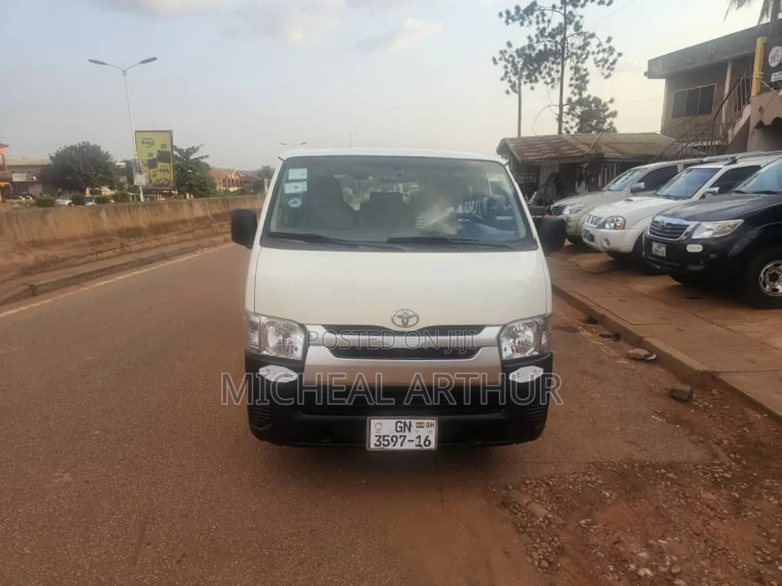 Toyota HiAce 2016 White