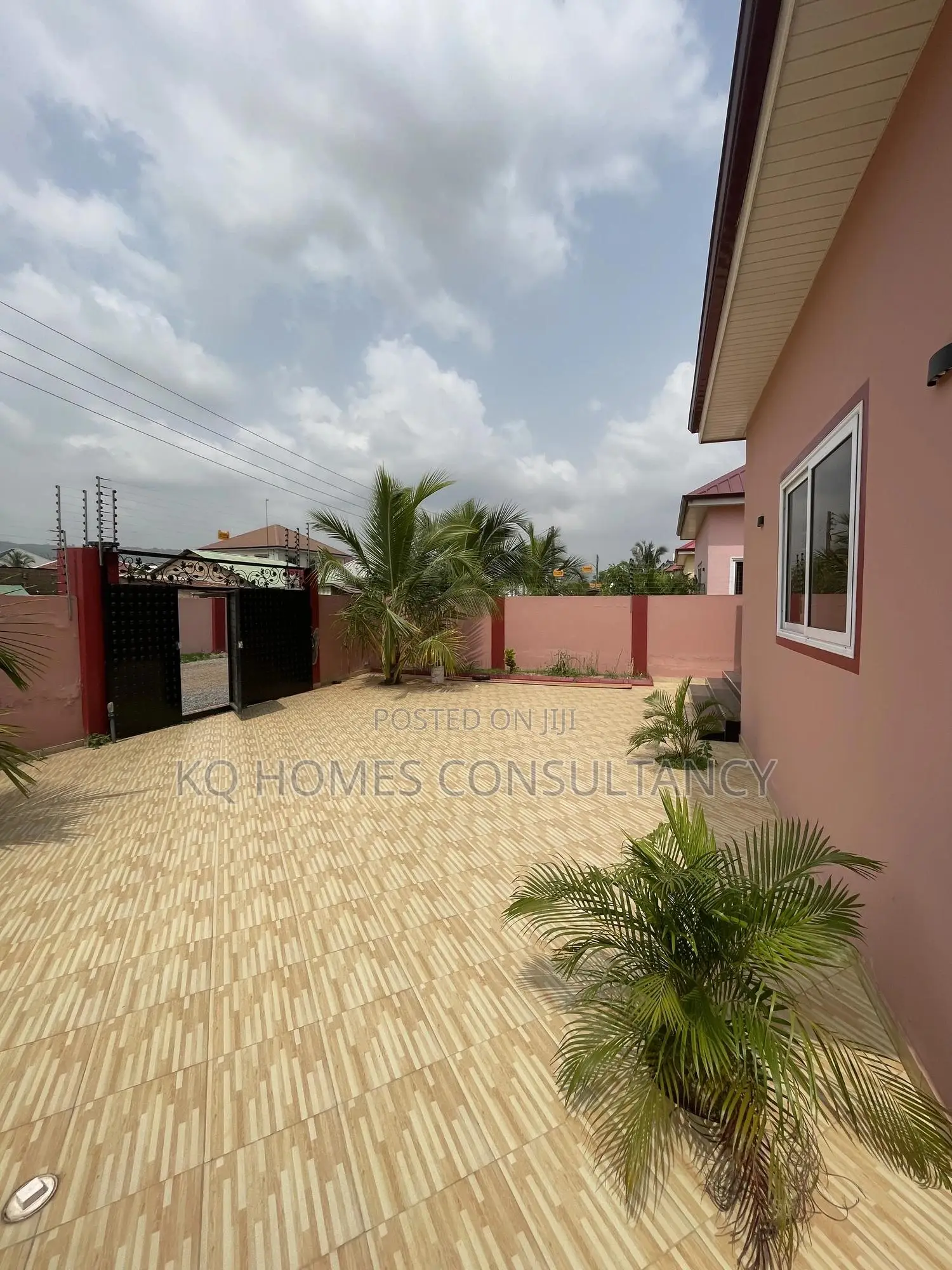 3bdrm House in Oyarifa Ghana Flag for sale