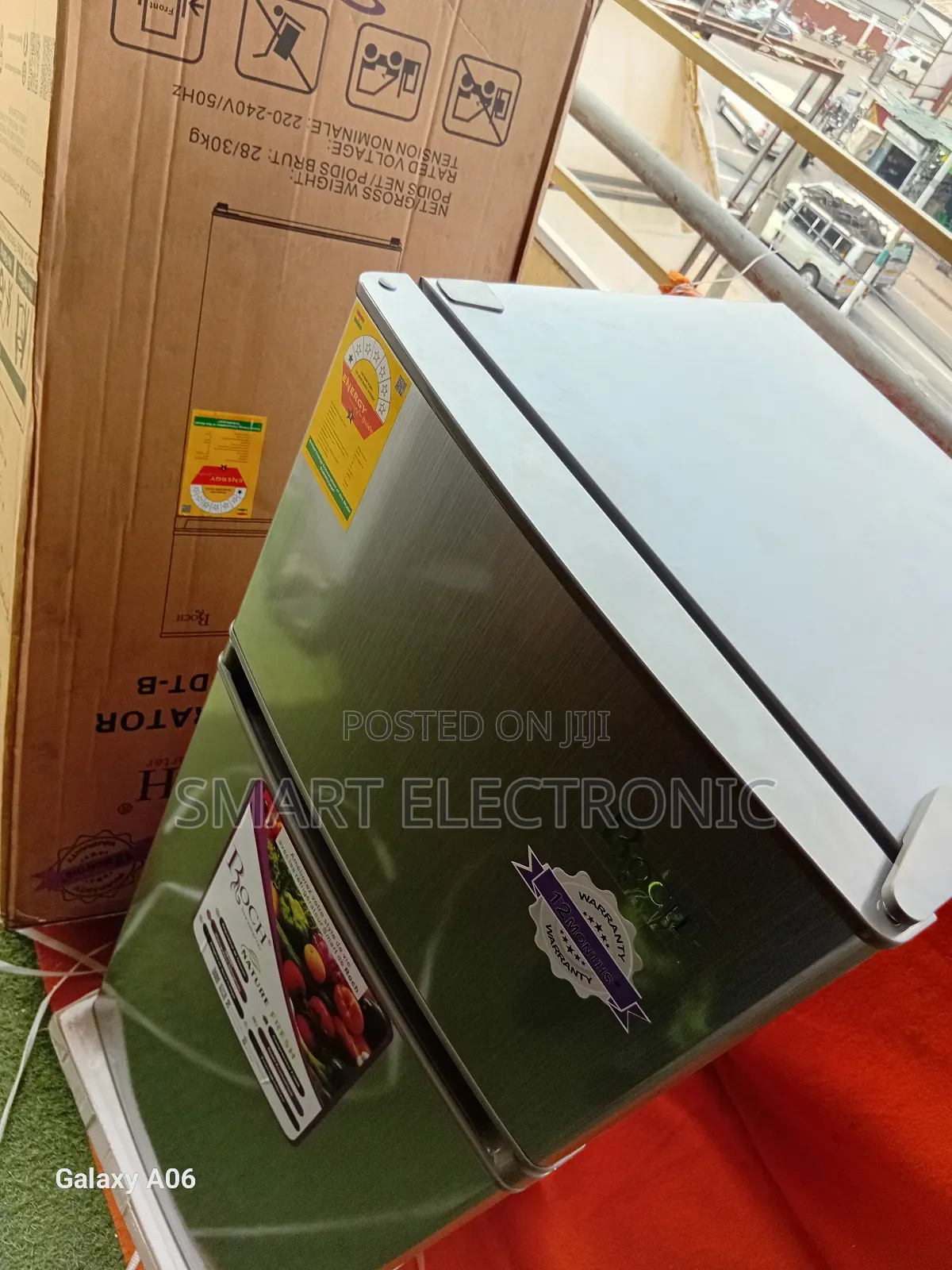 Roch RFR-160dt-B Space-Saving Roch Refrigerator