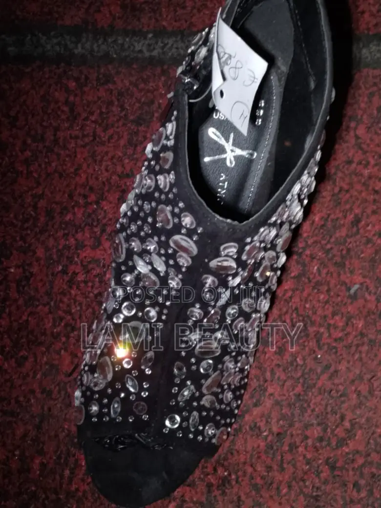 Black Stoney Comfortable Plat Form Open Toe Shoe