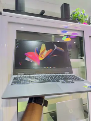 Laptop Lenovo LOQ 15IRH8 16GB Intel Core i7 SSD 512GB