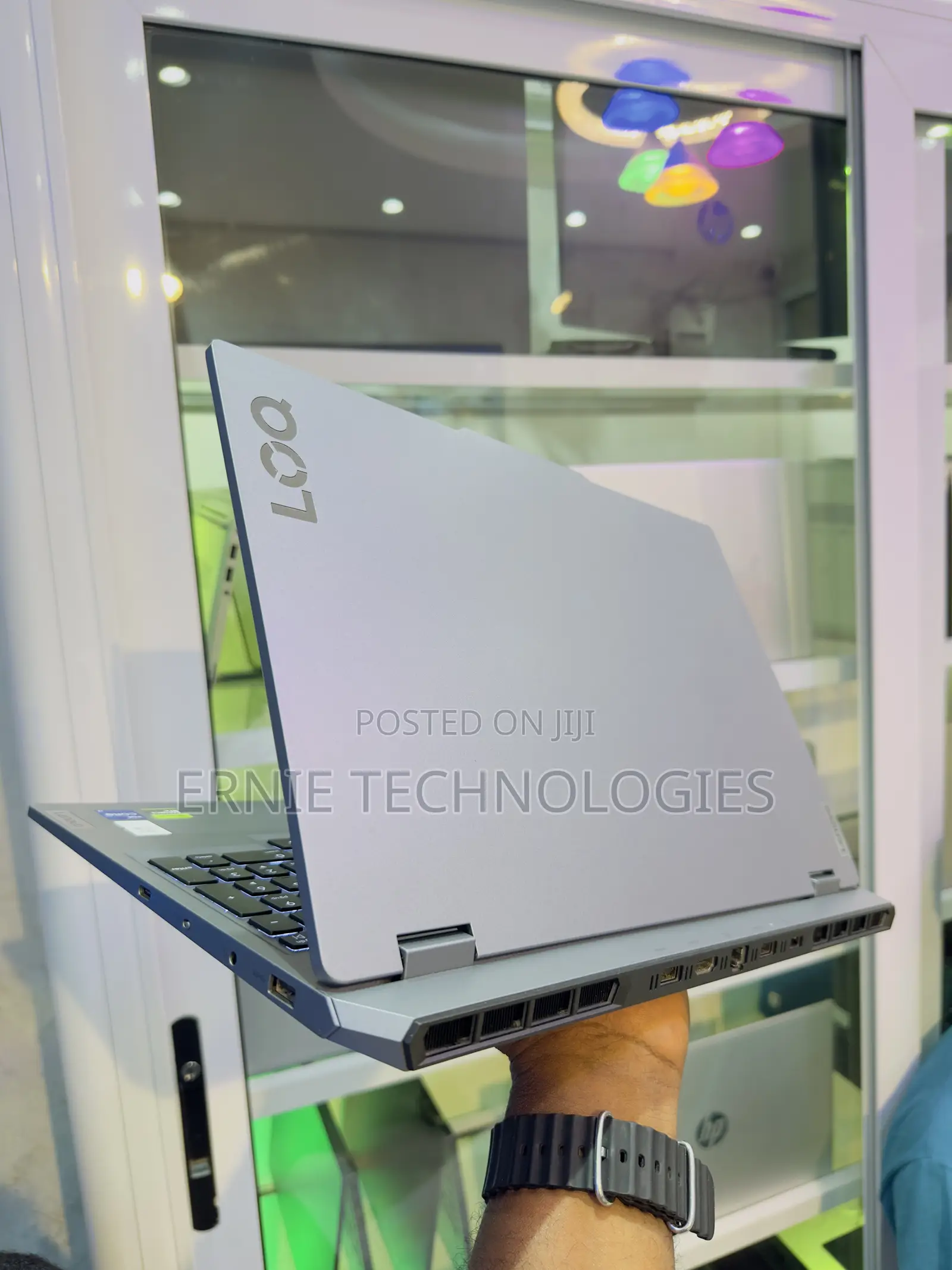 Laptop Lenovo LOQ 15IRH8 16GB Intel Core i7 SSD 512GB