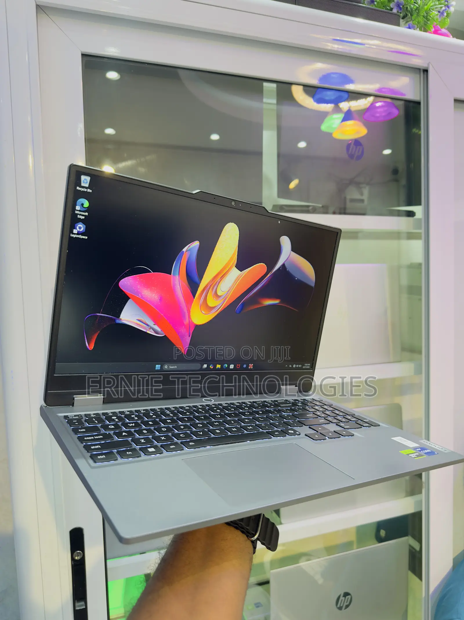 Laptop Lenovo LOQ 15IRH8 16GB Intel Core i7 SSD 512GB