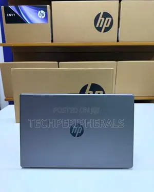 New Laptop HP 250 G10 8GB Intel Core I3 SSD 512GB