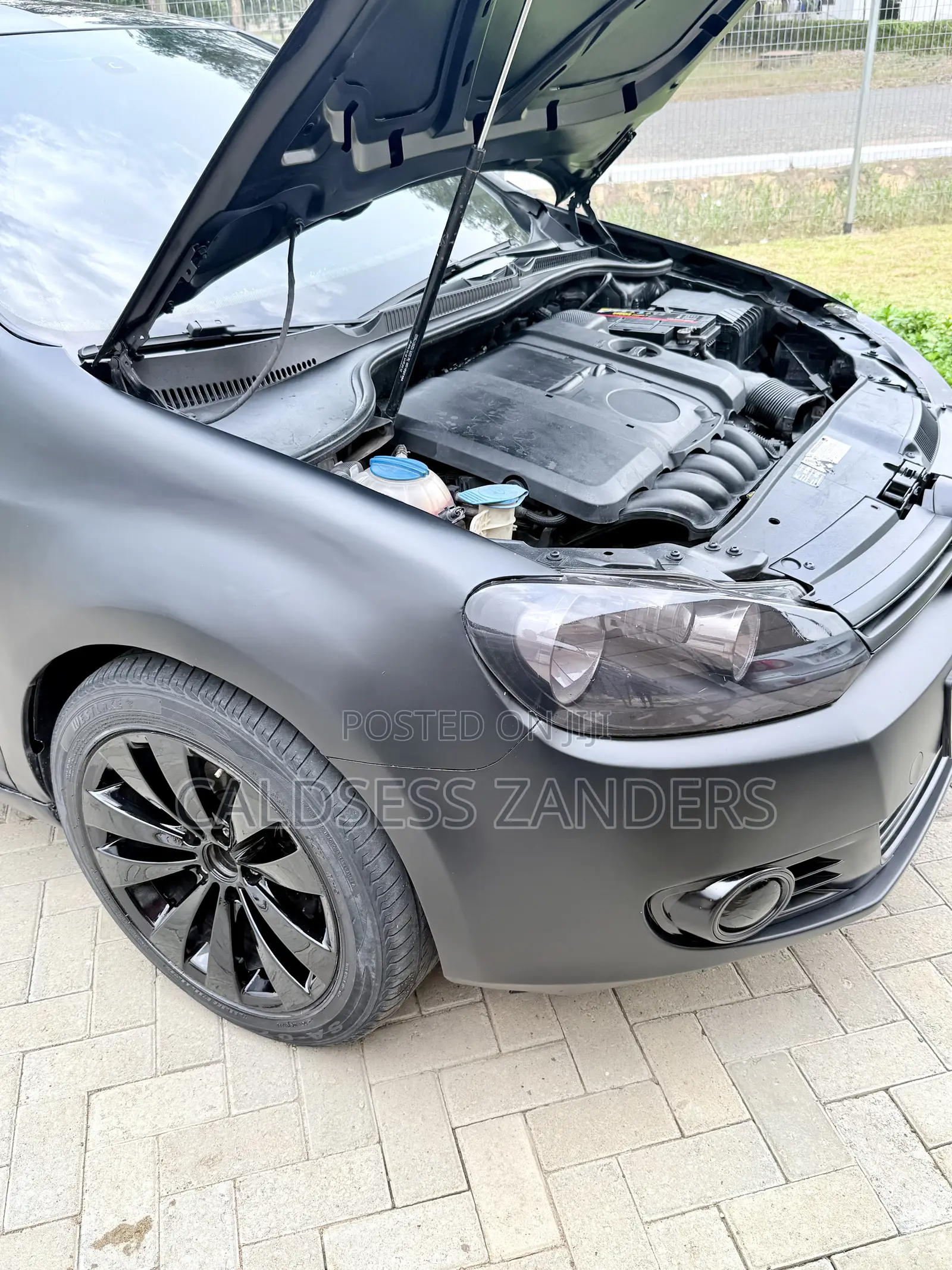 Volkswagen Golf 2.5L PZEV 4dr Hatchback (2.5L 5cyl 6A) 2014 Black