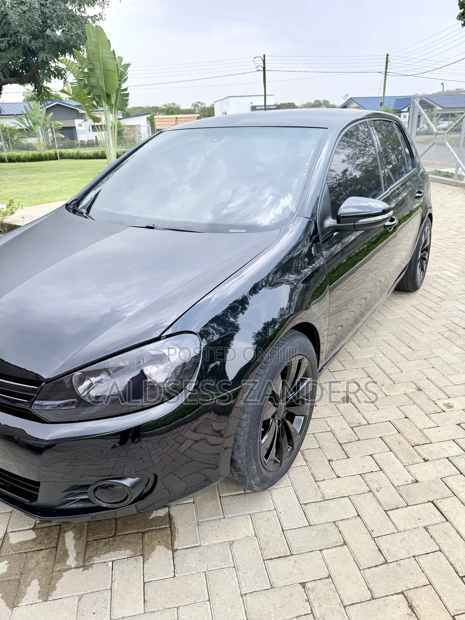 Volkswagen Golf 2.5L PZEV 4dr Hatchback (2.5L 5cyl 6A) 2014 Black