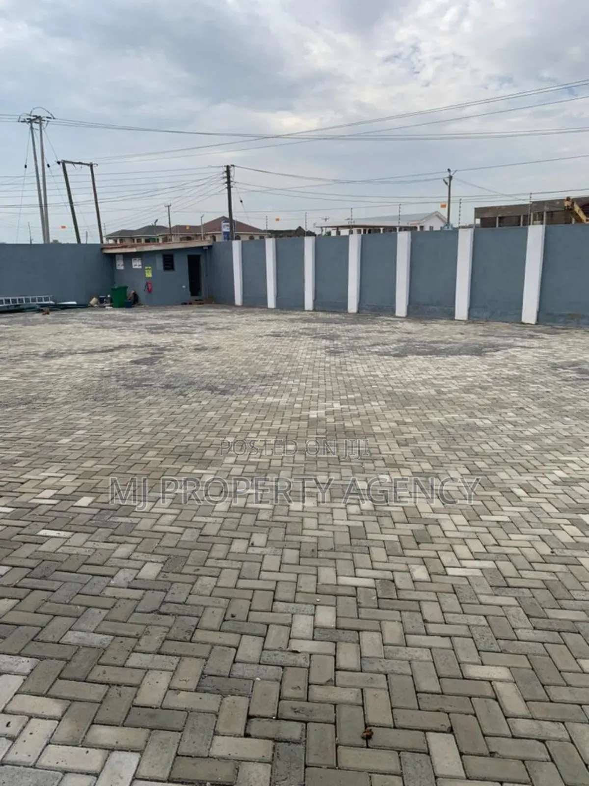 650 SQM Warehouse at Prampram