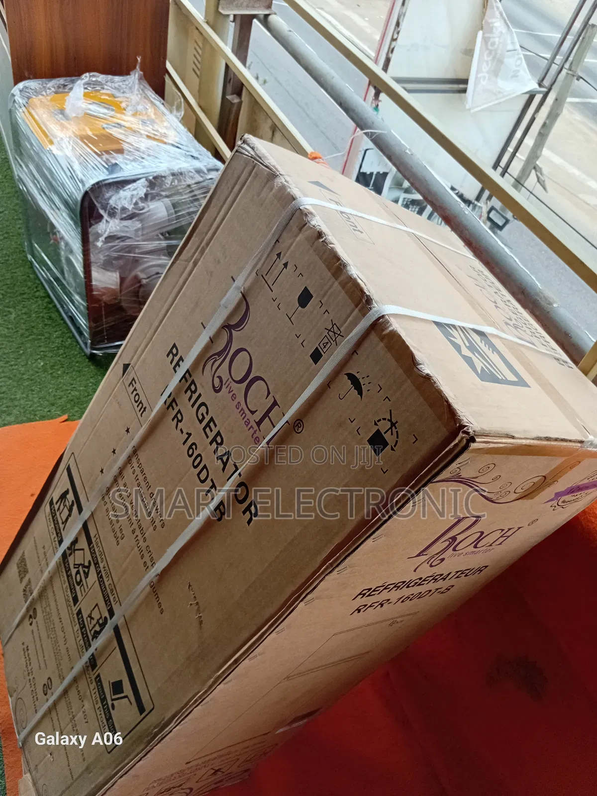 RFR-160dt-B Roch Family-Size Roch Refrigerator