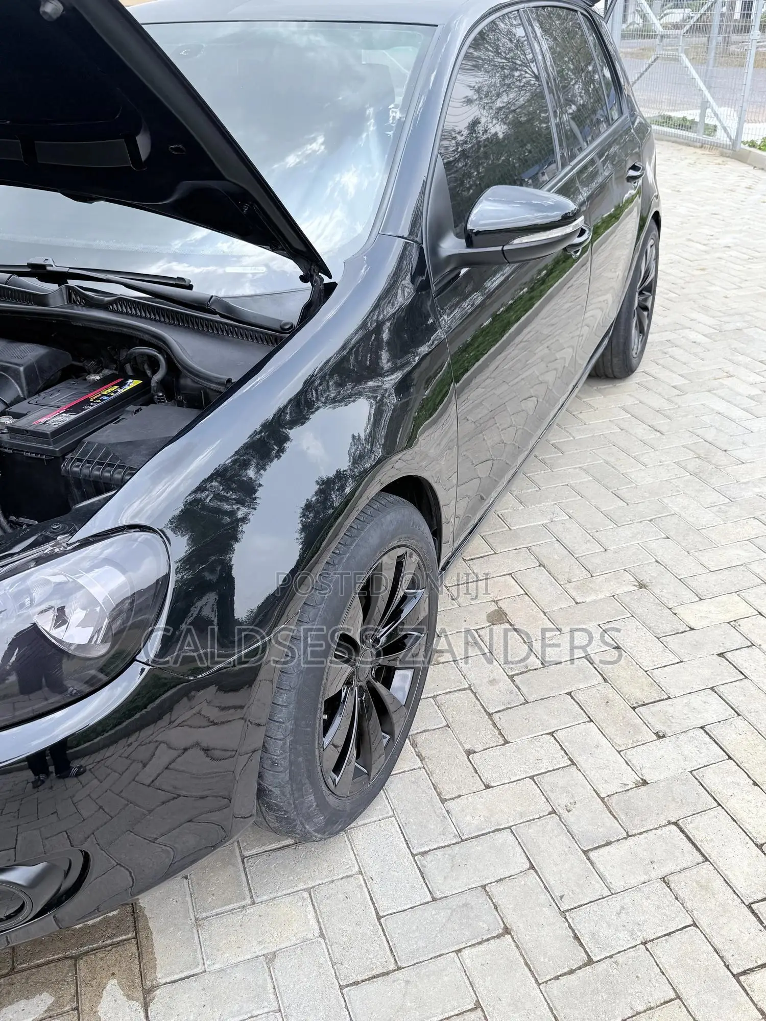 Volkswagen Golf 2.5L PZEV 4dr Hatchback (2.5L 5cyl 6A) 2014 Black