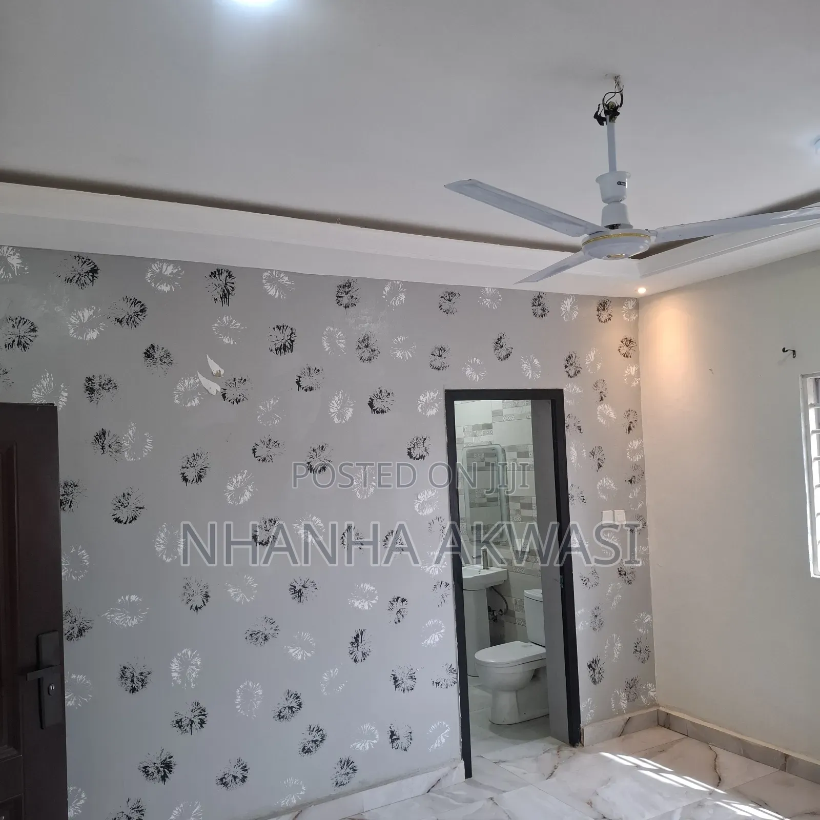 2bdrm Apartment in Sakumono, Tema Metropolitan for rent