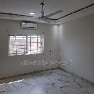 2bdrm Apartment in Sakumono, Tema Metropolitan for rent