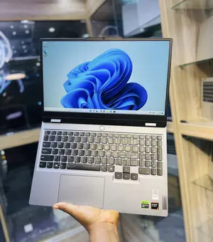 Laptop Lenovo LOQ 15AHP10 16GB Intel Core i5 SSD 1T