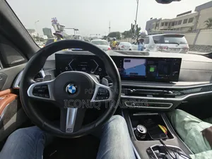 BMW X7 xDrive40i 2023 White