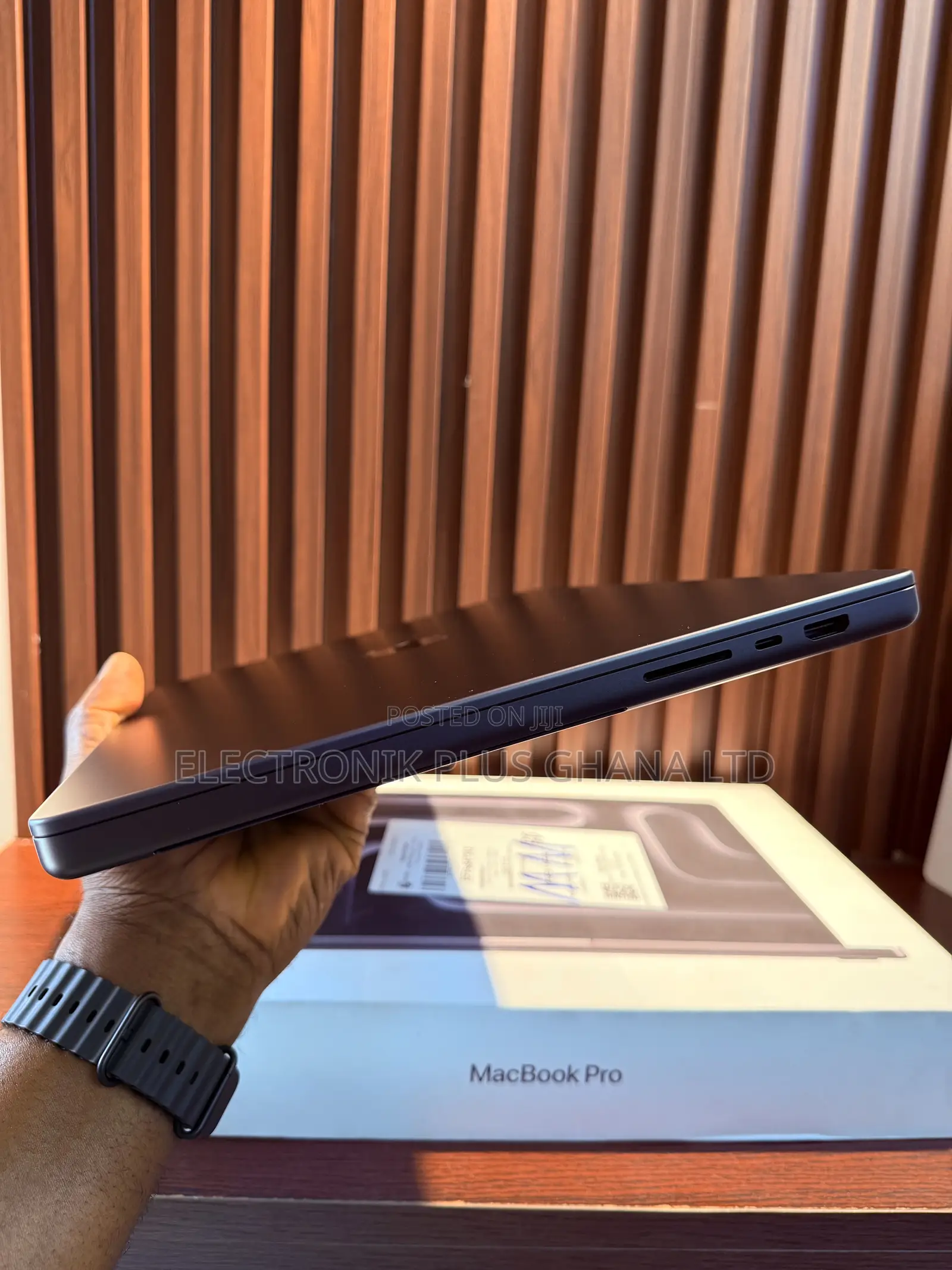 Laptop Apple MacBook Pro 2024 M4 Max 16-inch 48GB Apple M4 Max SSD 1T