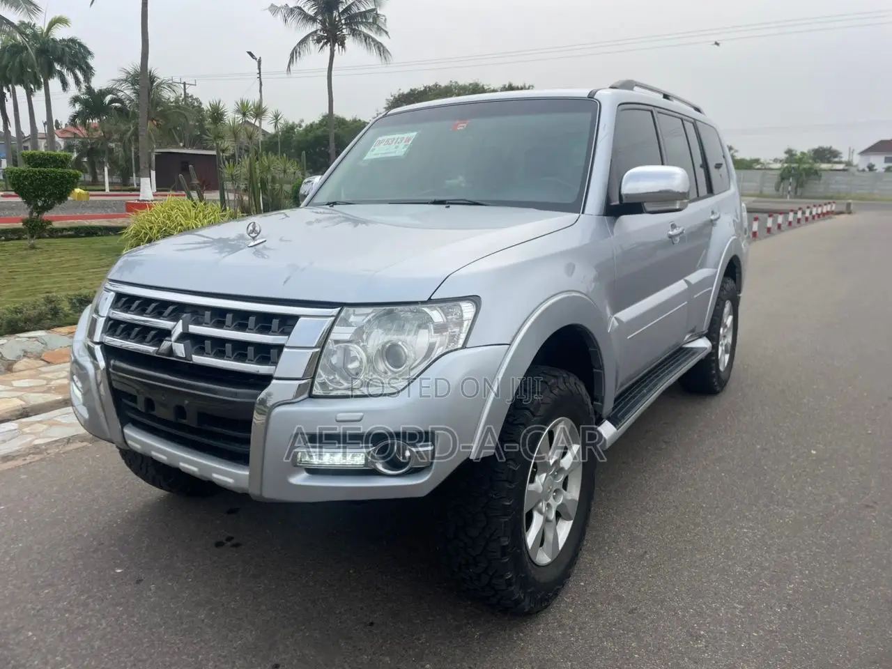Mitsubishi Pajero V80 3.5 V6 GL/GLS 2017 Silver