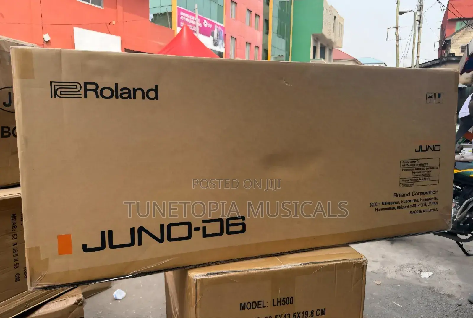 Roland Juno-d6 61-keys Keyboard Synthesizer.