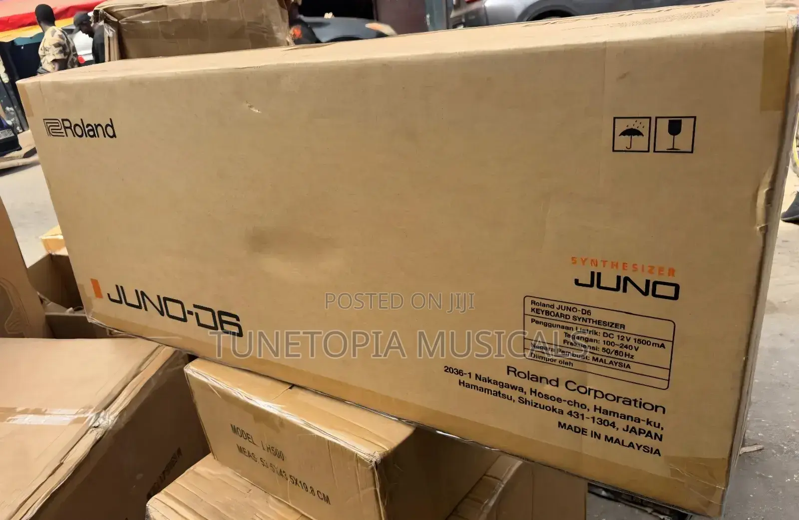 Roland Juno-d6 61-keys Keyboard Synthesizer.