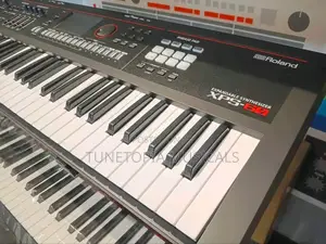 Roland Xps-60 61keys Expandable Keyboard Synthesizer