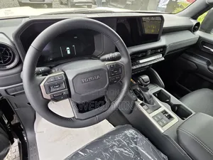 New Toyota Land Cruiser Prado 2025 Black