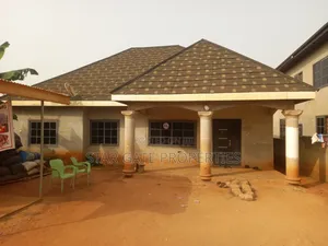 3bdrm House in Santasi Ampabame, Kumasi Metropolitan for sale