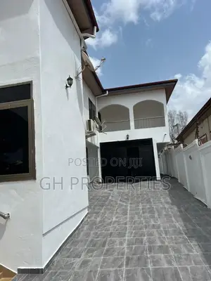 10bdrm Mansion in Aboabo, Kumasi Metropolitan for sale