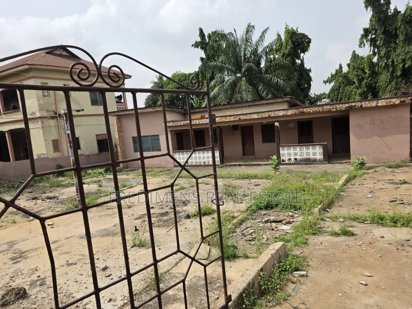 5bdrm House in Fredimens Real, Kumasi Metropolitan for sale