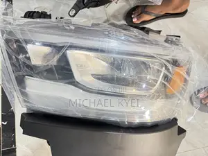 Dodge Ram 20 Headlight