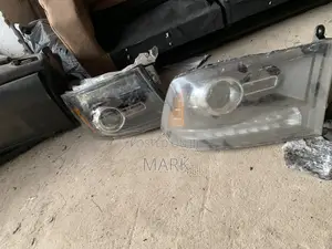 Dodge Ram Headlight Pair 2013-2018