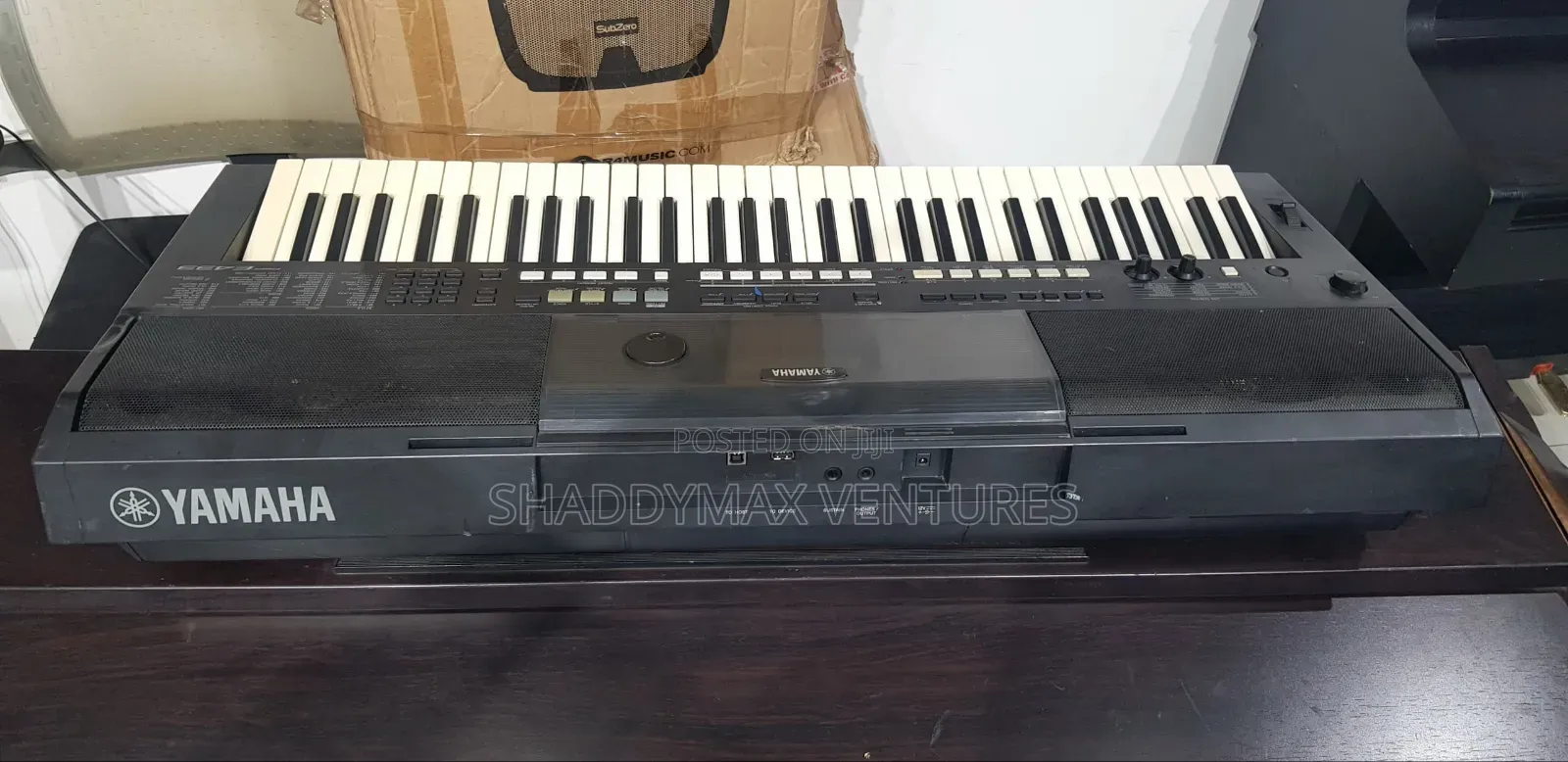 Yamaha PSR E433 Keyboard