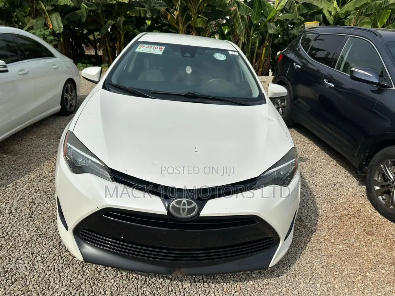 Toyota Corolla LE (1.8L 4cyl 2A) 2018 White
