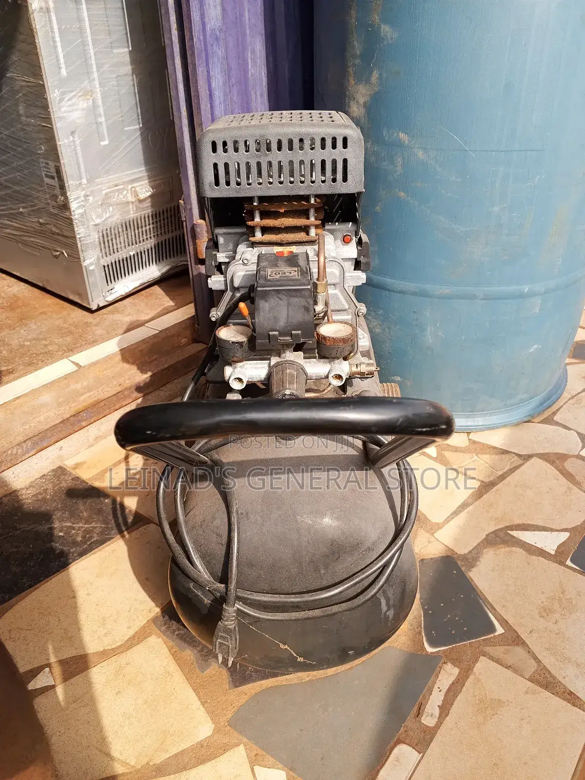 Pro-Line Portable Air Compressor