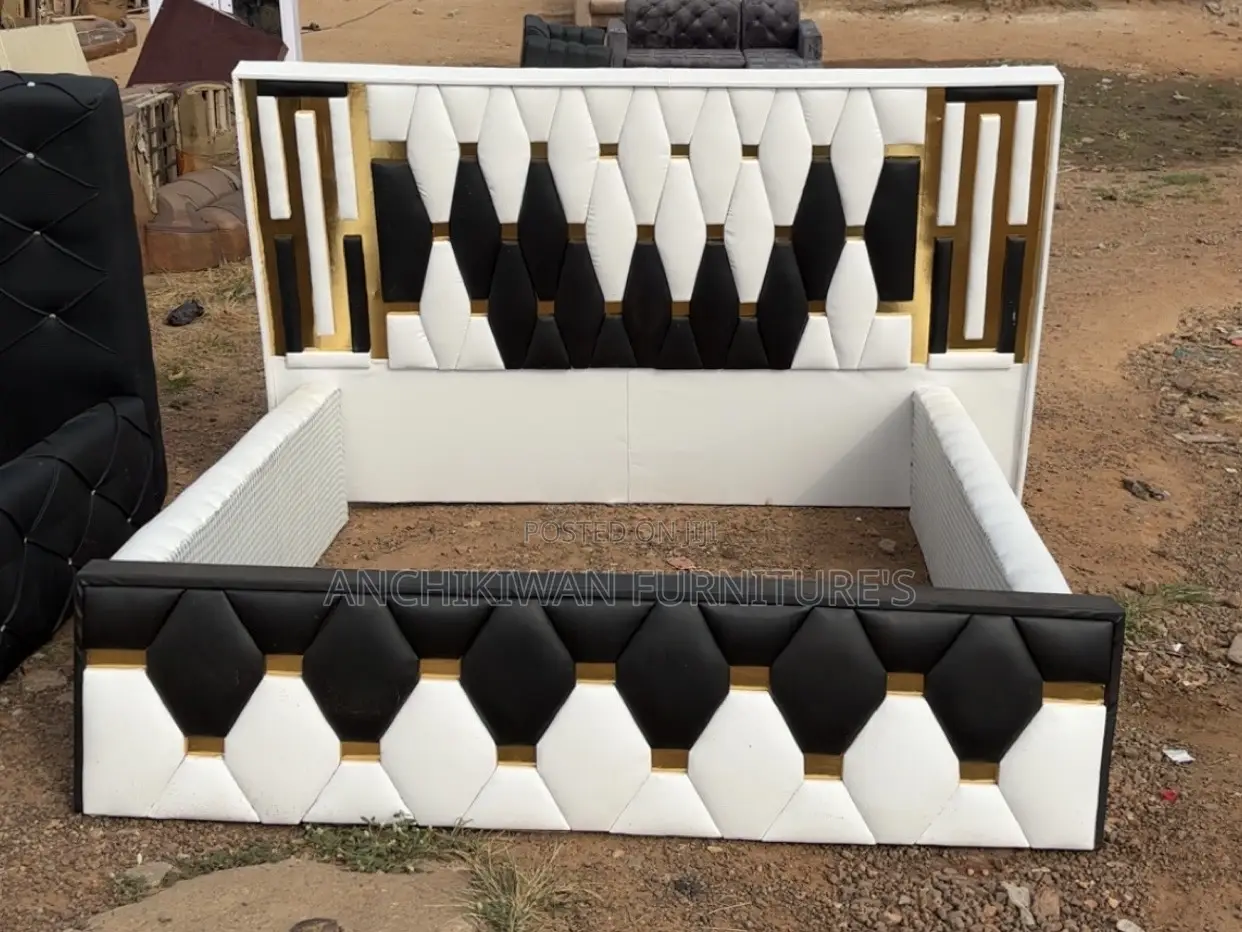 Queensize Bed B W (Cash on Delivery)