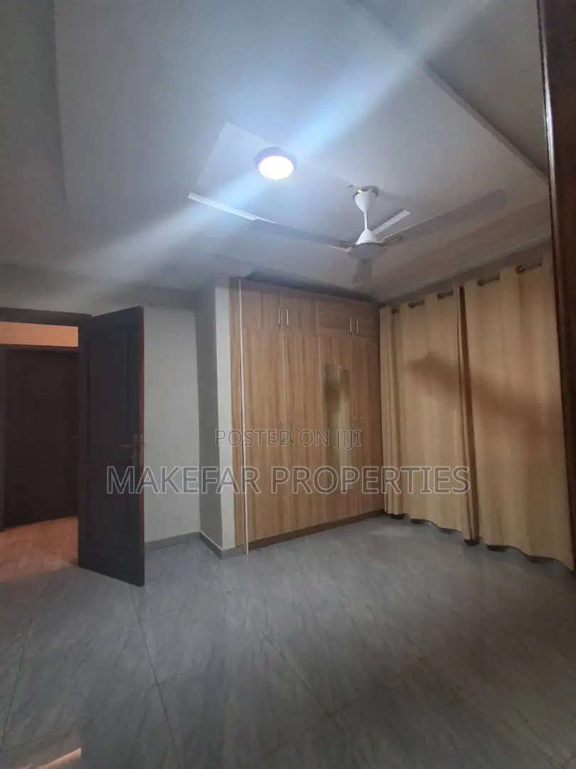 5bdrm House in Pokuase for sale
