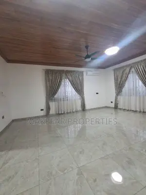 5bdrm House in Pokuase for sale