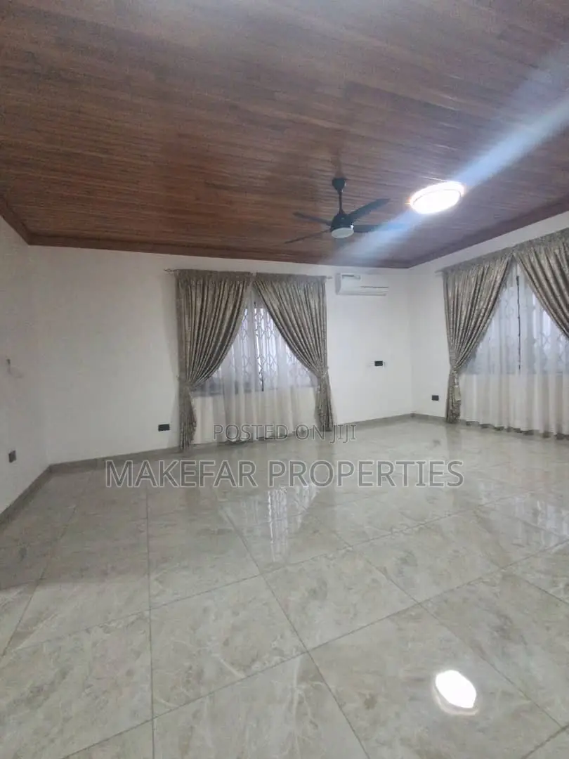 5bdrm House in Pokuase for sale
