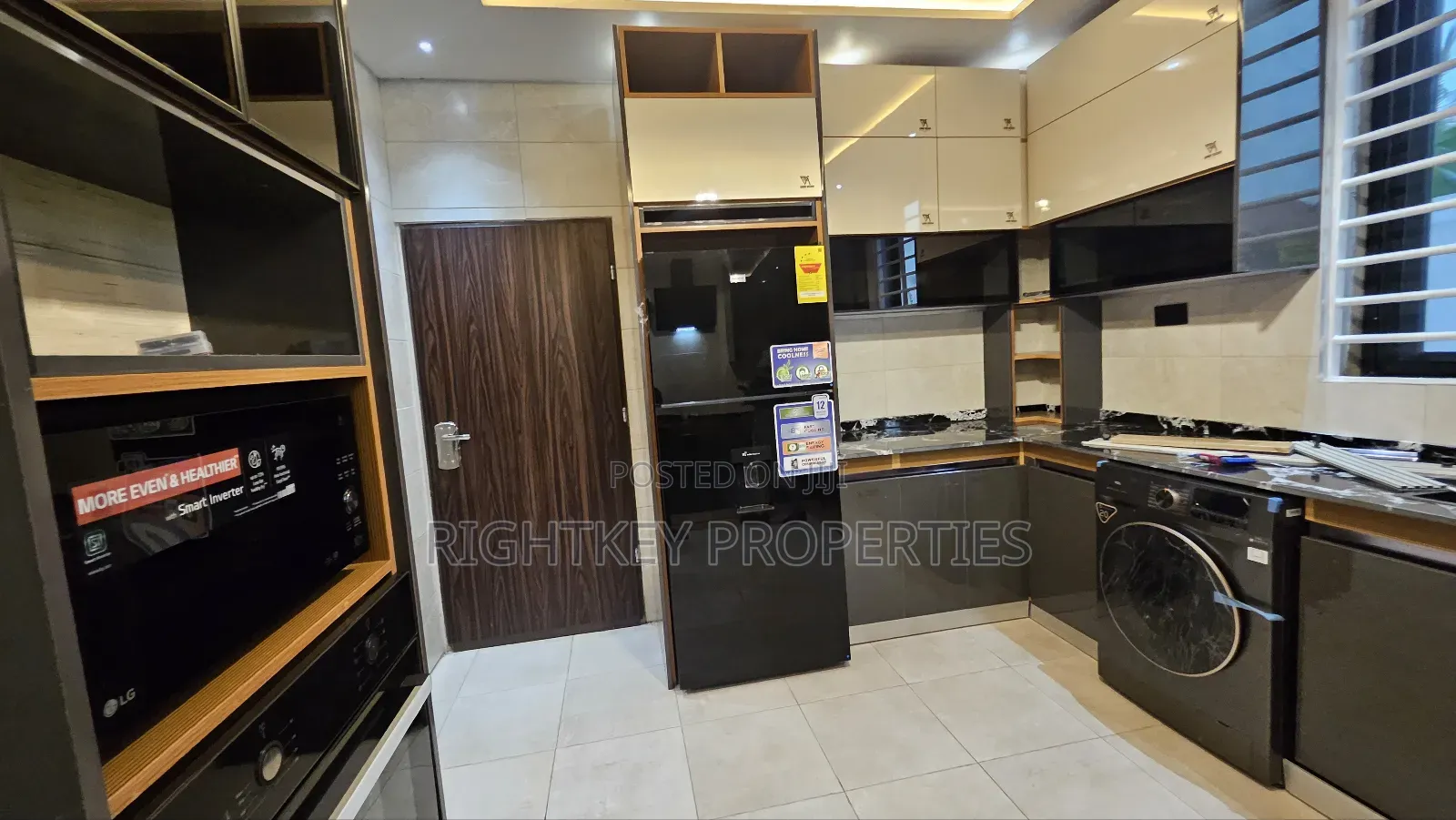5bdrm Mansion in Rightkey, Kumasi Metropolitan for sale
