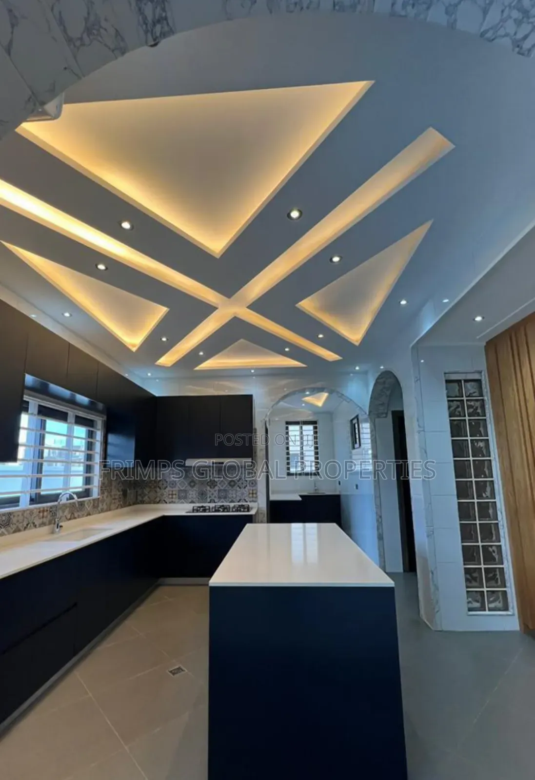 5bdrm Mansion in East Legon for sale
