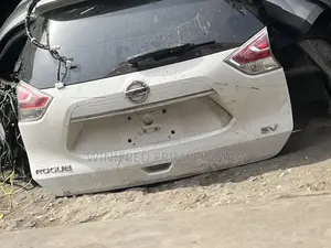 Nissan Rogue Back Booth