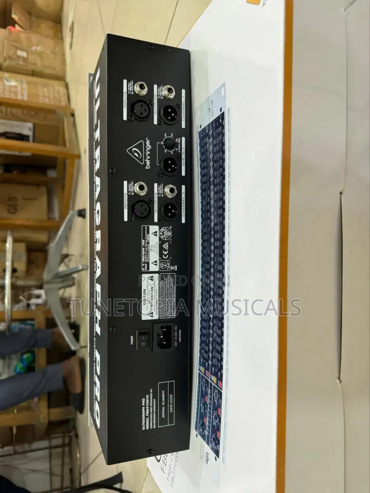 Behringer Ultragraph Pro Fbq3102hd 31-band Stereo Graphic Equalizer