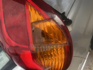 Mitsubishi Highlander Tail Light (Right Side )