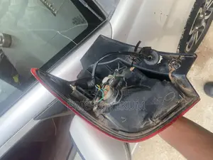 Mitsubishi Highlander Tail Light (Right Side )