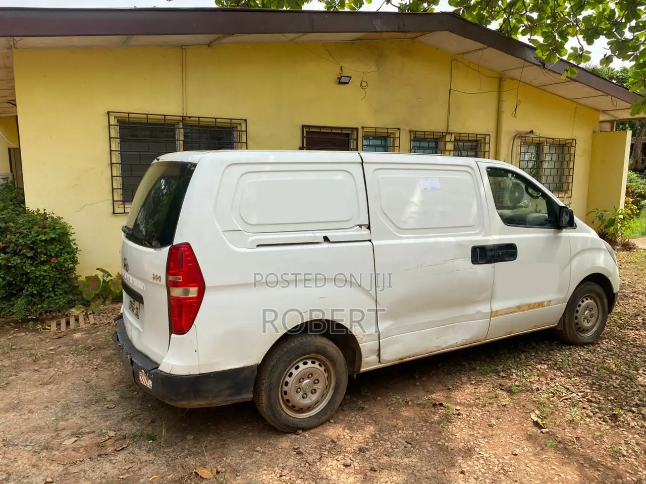 Hyundai H1 2.4 GLS 2012 White